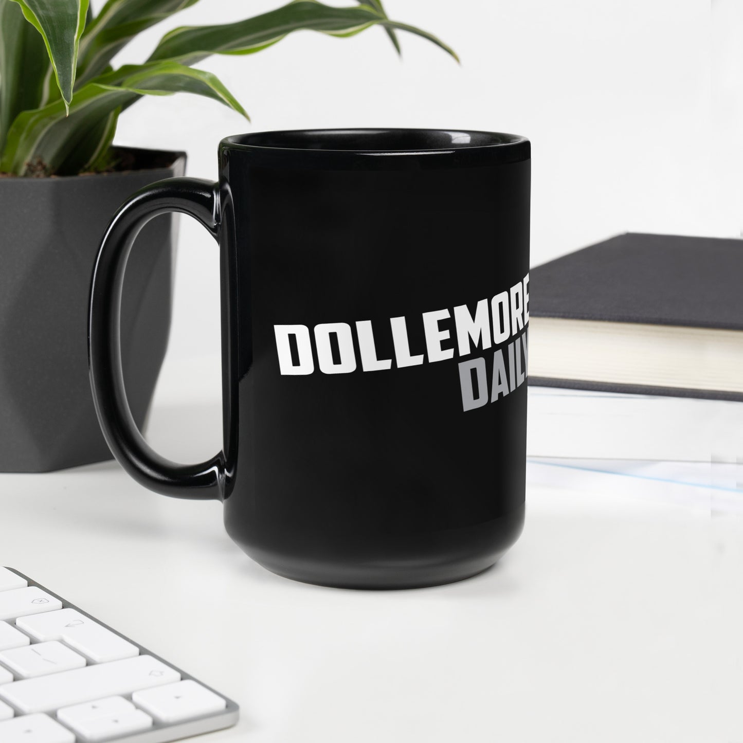 Dollemore Daily Black Glossy Mug